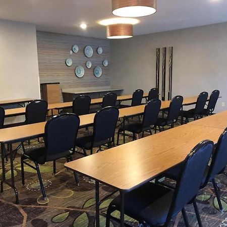 Holiday Inn Express Munising-Lakeview Hotel By Ihg Eksteriør billede