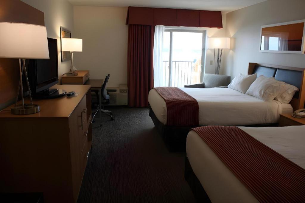 Holiday Inn Express Munising-Lakeview Hotel By Ihg Eksteriør billede