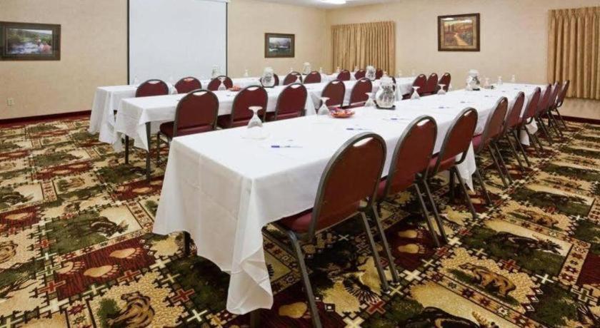 Holiday Inn Express Munising-Lakeview Hotel By Ihg Eksteriør billede