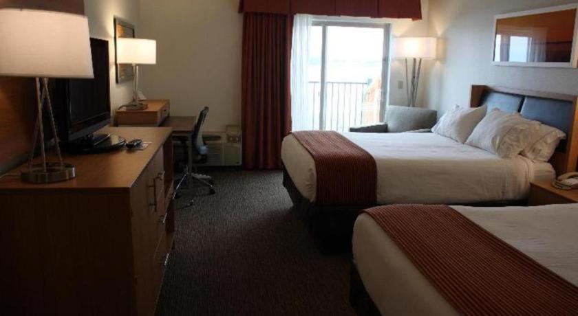 Holiday Inn Express Munising-Lakeview Hotel By Ihg Eksteriør billede