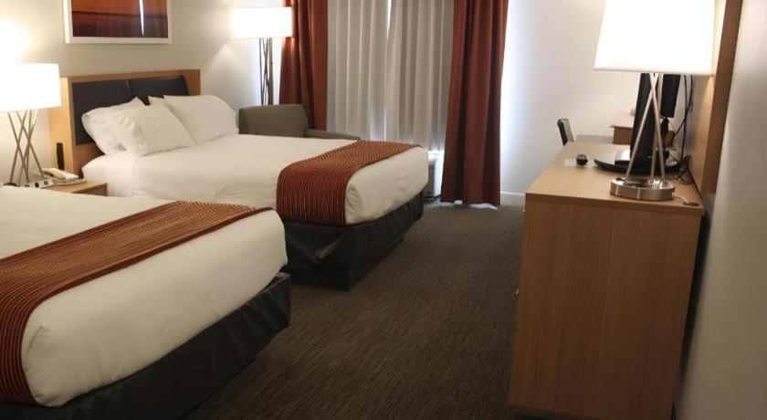Holiday Inn Express Munising-Lakeview Hotel By Ihg Eksteriør billede