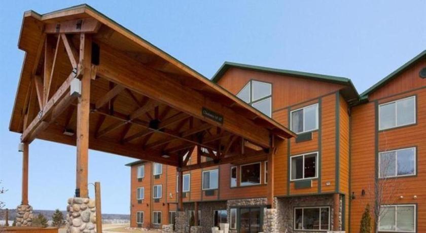 Holiday Inn Express Munising-Lakeview Hotel By Ihg Eksteriør billede