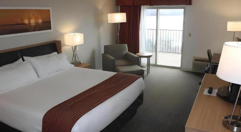 Holiday Inn Express Munising-Lakeview Hotel By Ihg Eksteriør billede