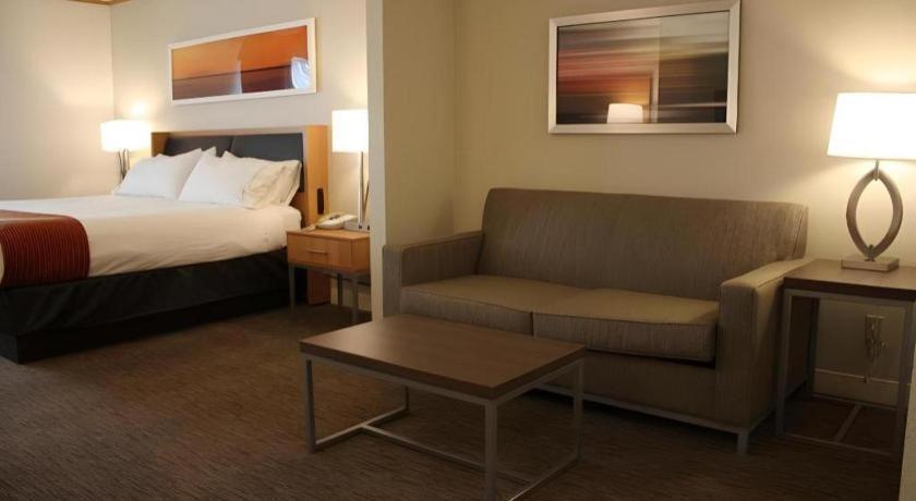 Holiday Inn Express Munising-Lakeview Hotel By Ihg Eksteriør billede