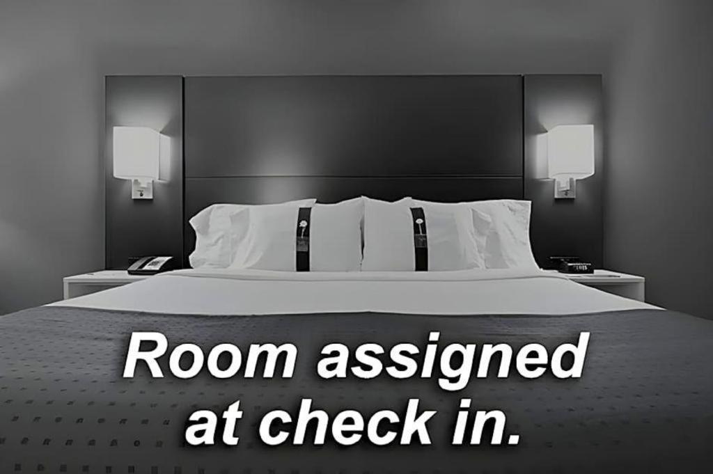 Holiday Inn Express Munising-Lakeview Hotel By Ihg Eksteriør billede